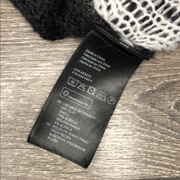 H&M Minnie Mouse oversized sweater - Picture 5 of 5